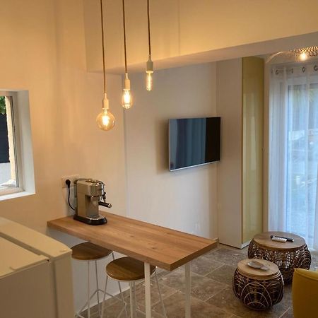 Charmant Studio dans villa - parking - jardin La Seyne-sur-Mer Extérieur photo