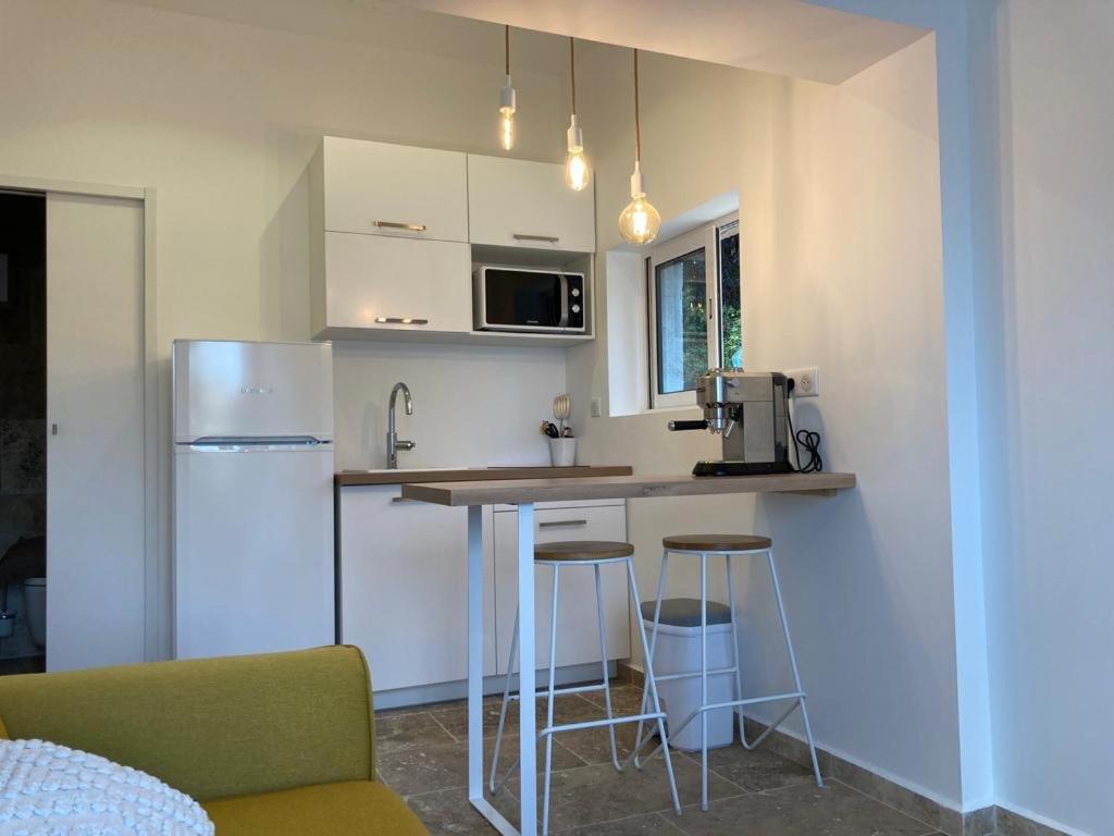 Charmant Studio dans villa - parking - jardin La Seyne-sur-Mer Extérieur photo